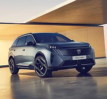 Peugeot E-5008 DualMotor sm.jpg
